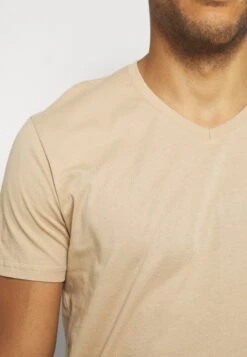 Pier One 3 Pack - Camiseta Básica - Khaki/Tan/Dark Blue 15 Pier One 3 Pack - Camiseta Básica - Khaki/Tan/Dark Blue -Pier One 112e274a77d44bfdb30f2a1f86f0f677