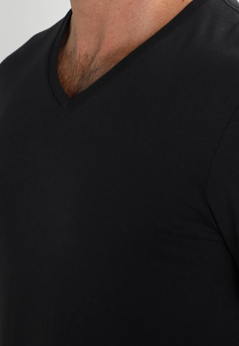 Pier One 2 Pack - Camiseta Básica - Black 5 Pier One 2 Pack - Camiseta Básica - Black - Imagen 5