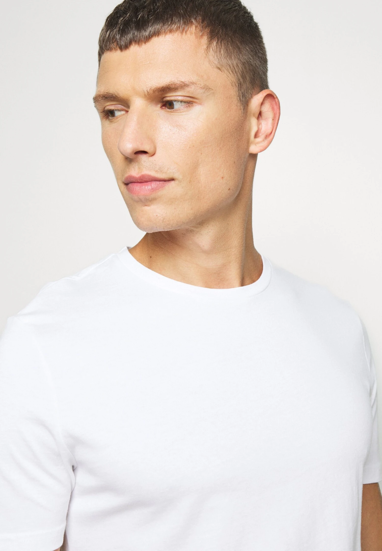 Pier One 7 Pack - Camiseta Básica - White/Blue/Green 7 Pier One 7 Pack - Camiseta Básica - White/Blue/Green - Imagen 7