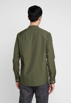 Pier One 2 Pack - Camisa - Oliv/Black -Pier One 2938873689d64473bdedf7291e717928