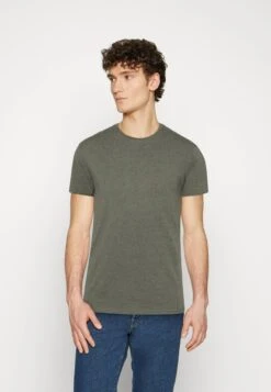 Pier One 3 Pack - Camiseta Básica - Brown/Beige/Light Blue 11 Pier One 3 Pack - Camiseta Básica - Brown/Beige/Light Blue -Pier One 2d9813754967445fb688ced30e1a0d2f