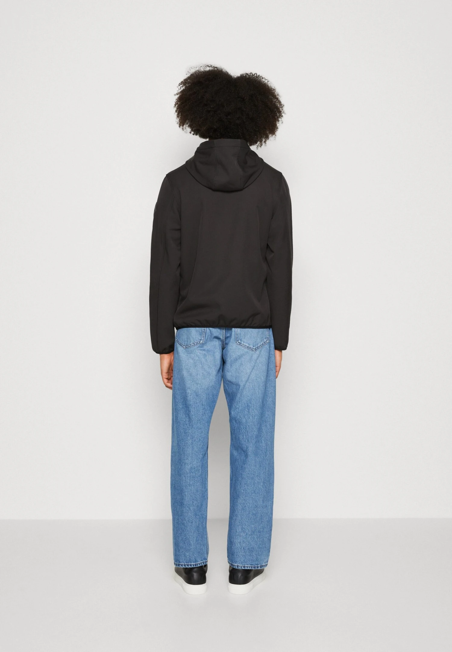 Pier One Impermeable - Black 3 Pier One Impermeable - Black - Imagen 3