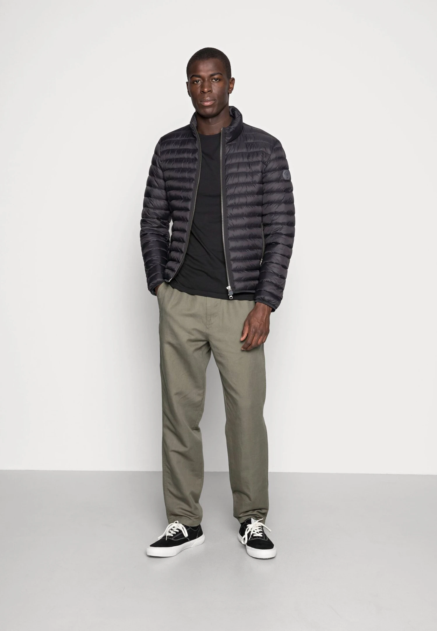 Pier One 5 Pack - Camiseta Básica - Black 1 Pier One 5 Pack - Camiseta Básica - Black