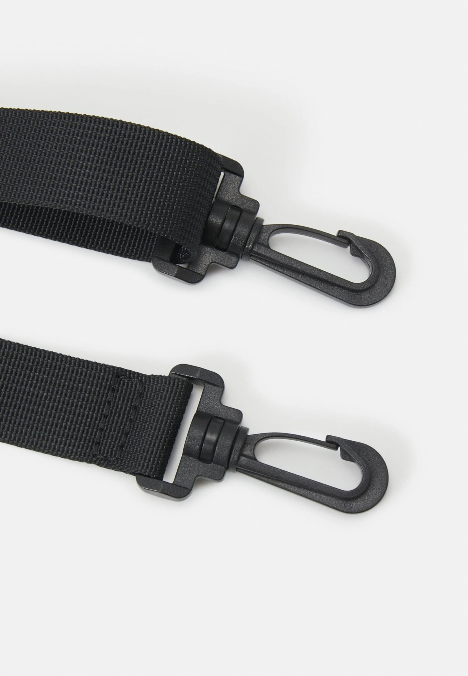 Pier One Unisex - Bandolera - Black 4 Pier One Unisex - Bandolera - Black - Imagen 4