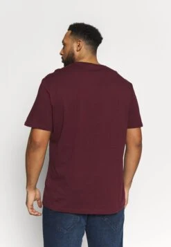 Pier One 2 Pack - Camiseta Básica - Dark Blue/Bordeaux 8 Pier One 2 Pack - Camiseta Básica - Dark Blue/Bordeaux -Pier One ba46451a2faf4dfabb522b810f7d34c2