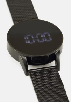 Pier One Smartwatch - Black -Pier One bbf012a8af8349bfa24143042376f060