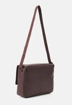 Pier One Leather Unisex - Funda Para Portátil - Brown -Pier One c63d8817e7d147c5b5f9770b2fb67e9b