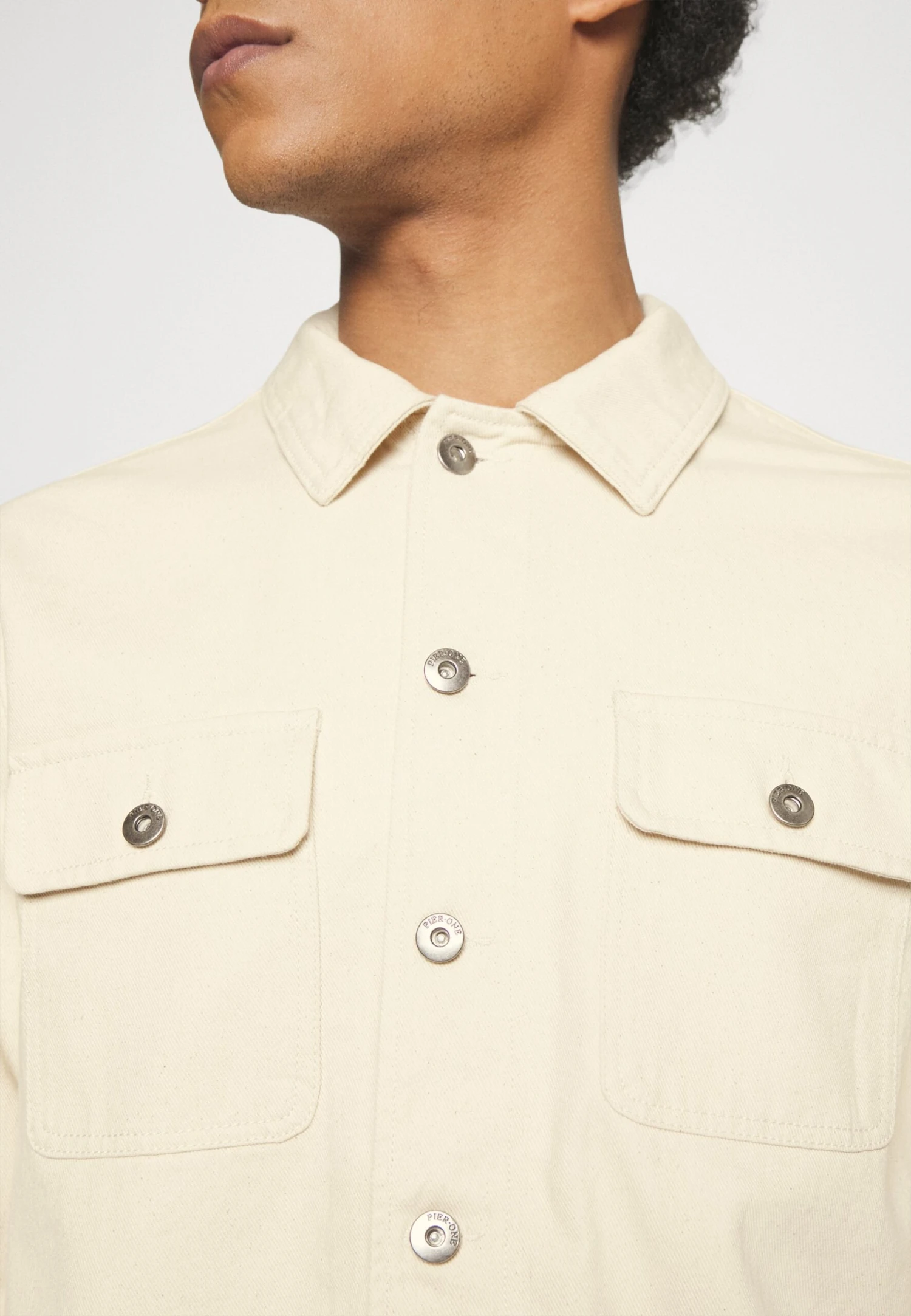 Pier One Undyed Twill- Chaqueta Vaquera - White 5 Pier One Undyed Twill- Chaqueta Vaquera - White - Imagen 5