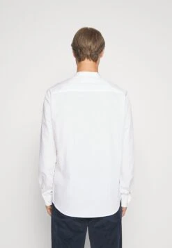 Pier One 2 Pack - Camisa - White/Olive 8 Pier One 2 Pack - Camisa - White/Olive -Pier One df19cc02f99342c9a0b8409e9ead6fb0