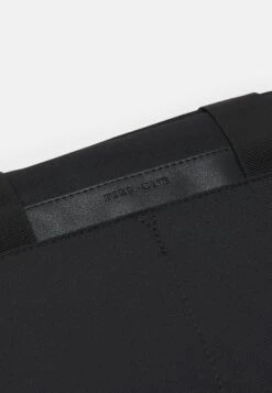 Pier One Unisex - Funda Para Portátil - Black -Pier One efdab5b0774046cab7ce4c22eb419887