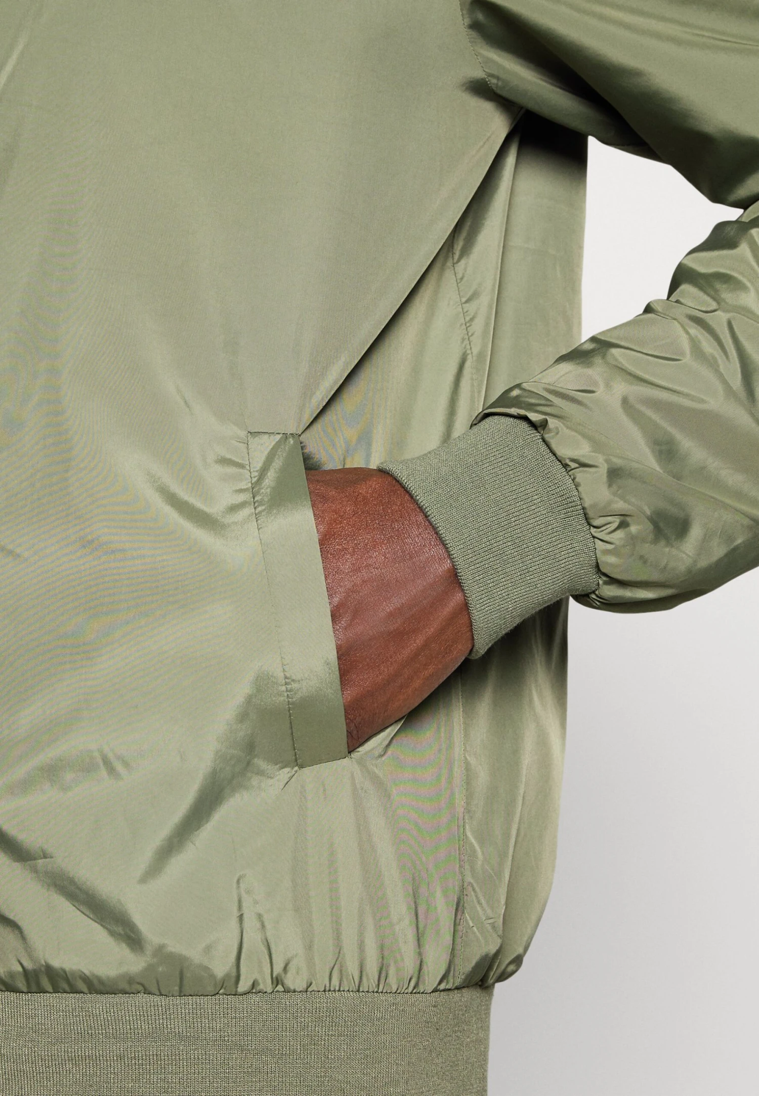 Pier One Chaquetas Bomber - Olive 6 Pier One Chaquetas Bomber - Olive - Imagen 6