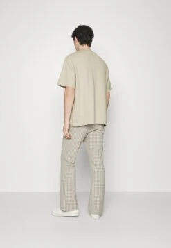 Pier One Camiseta Básica - Beige -Pier One fc1282f8e7114005b687f995a438664d